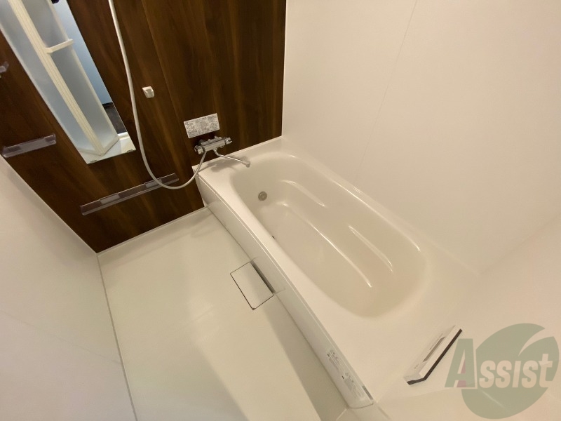 バス・シャワールーム　お風呂になります。一日の疲れを癒してくださいね。