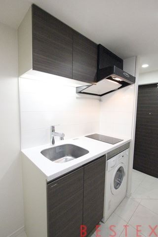 キッチン　※同建物内・別タイプの参考写真です。