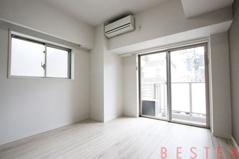 居室・リビング　※同建物内・別タイプの参考写真です。