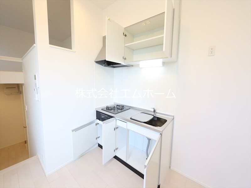 キッチン　システムキッチン（ガス2口コンログリル付）同型写真