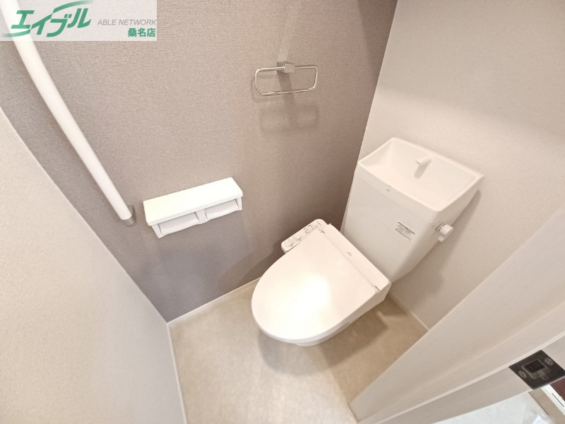 トイレ　別部屋同タイプ