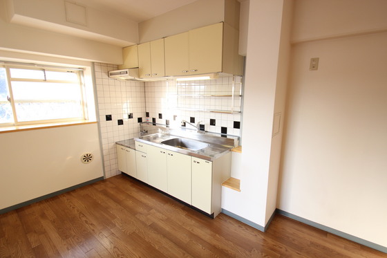 キッチン　※別部屋の写真です