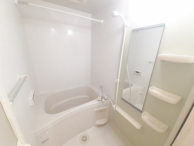 バス・シャワールーム　きれいなお風呂です