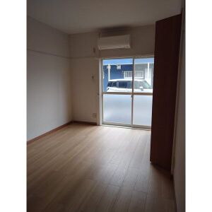 その他部屋・スペース　別部屋リノベーション済みのお写真になります。 色合い等異なる