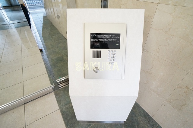 セキュリティ　不審者、勧誘員をシャットアウトできるオートロックです♪