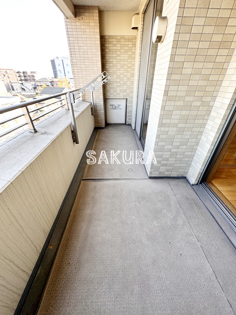 バルコニー　暖かな日差しのふりそそぐバルコニー♪