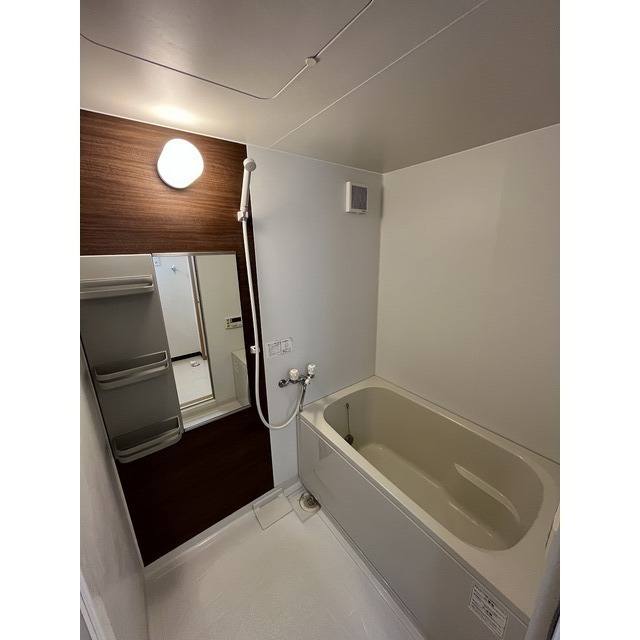 バス・シャワールーム　別部屋のお写真です。