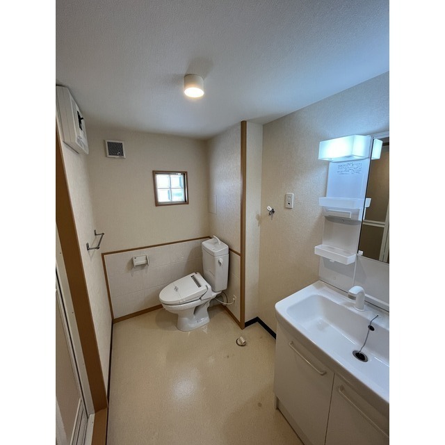 トイレ　別部屋のお写真です。