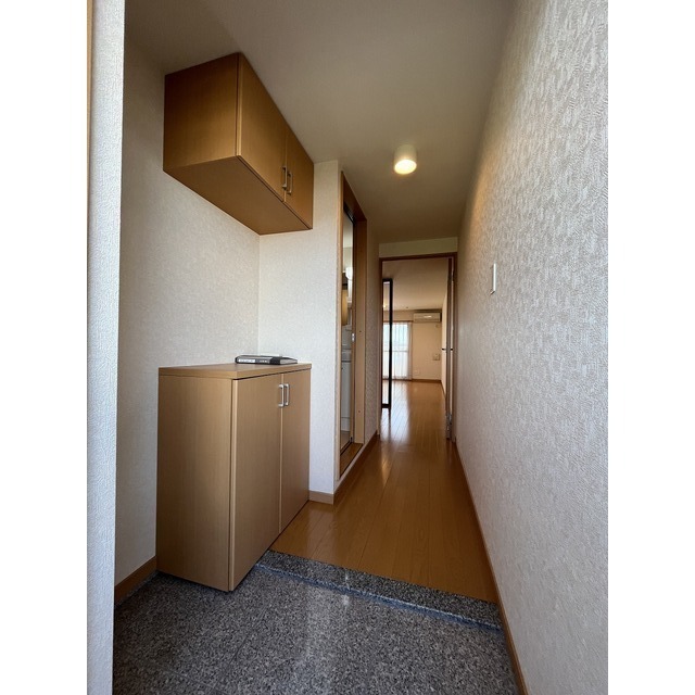 玄関　別部屋のお写真です。