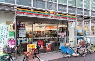 コンビニ　セブン-イレブン 大久保２丁目明治通り店（コンビニ）まで436m