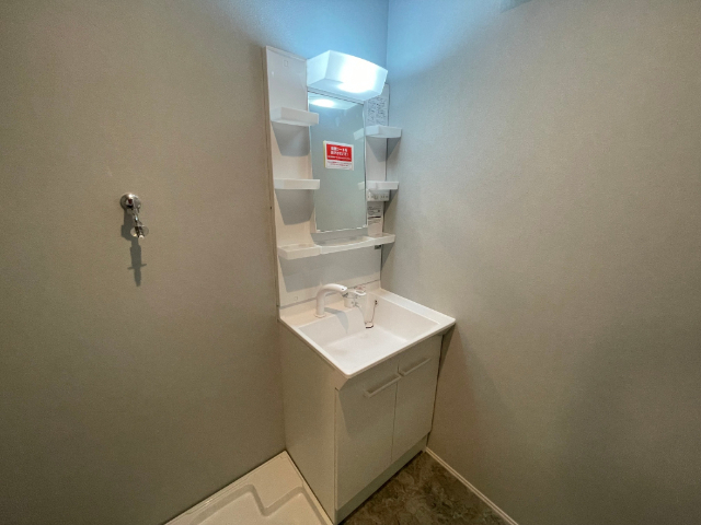 洗面設備　他の部屋の参考写真です。