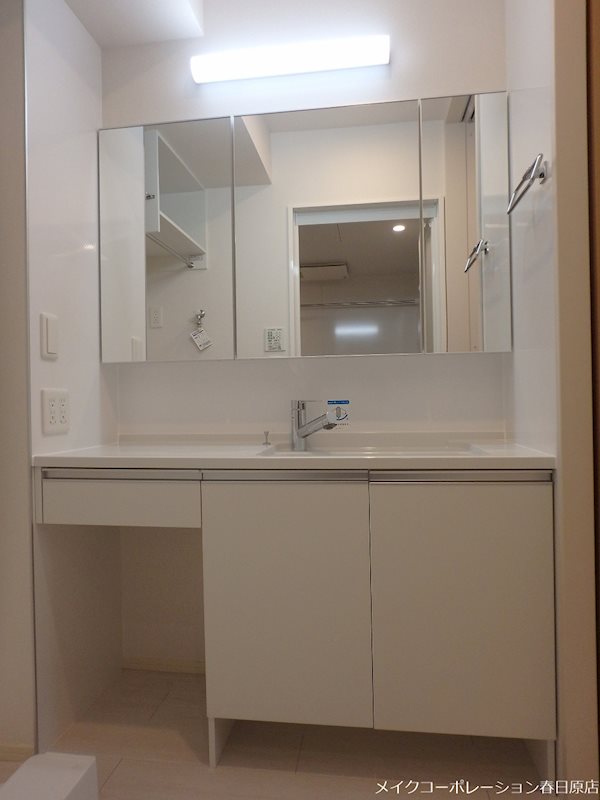 洗面設備　写真は同型タイプ