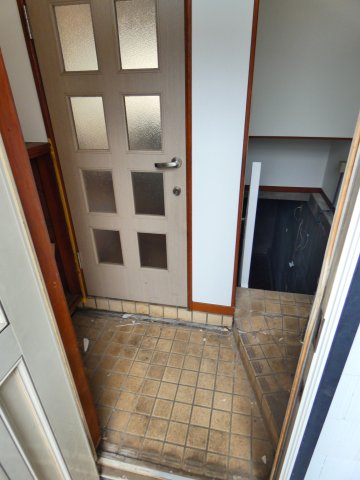 玄関　玄関、プレイルーム入口