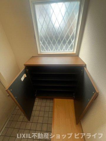 玄関　※写真は別室です