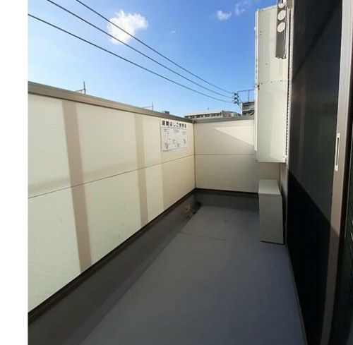 バルコニー　バルコニーからの眺めを楽しみながら食事をしませんか