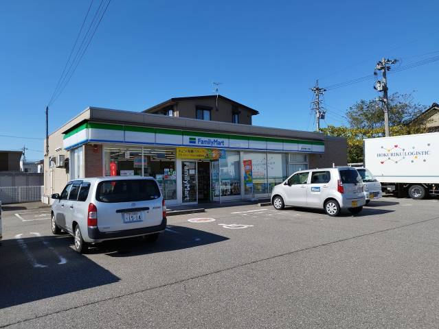コンビニ　ファミリーマート野々市郷二丁目店（コンビニ）まで314m