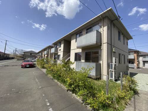 駐車場　建物外観