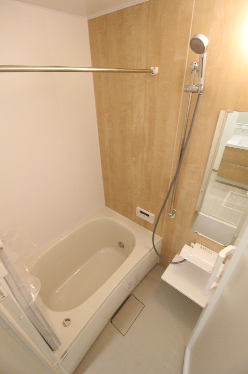 バス・シャワールーム　別の部屋の写真です