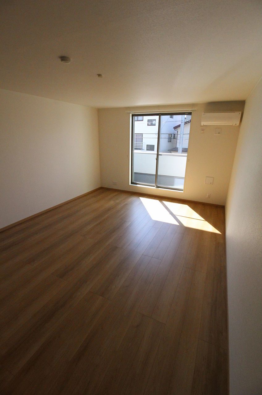 居室・リビング　別の部屋の写真です