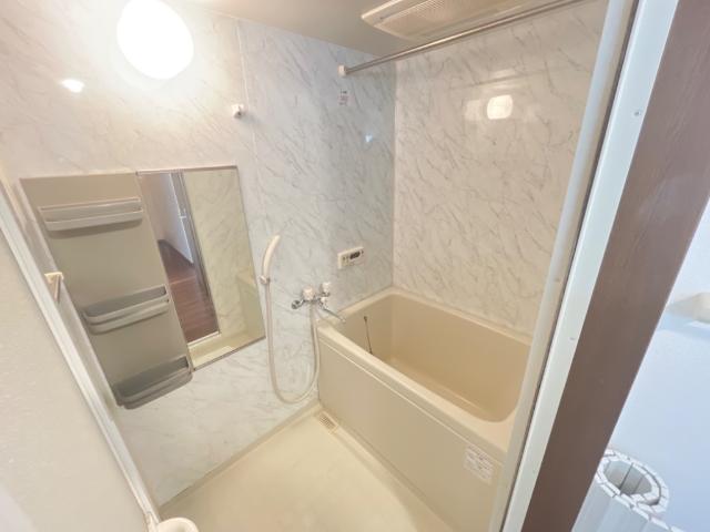 バス・シャワールーム　バス