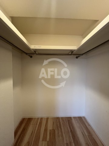収納　セレニテ西中島アリア壱番館　クローゼット