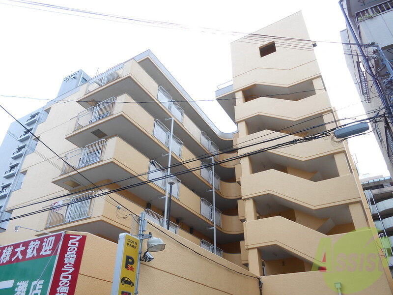 建物外観　凛とした外観ですね。