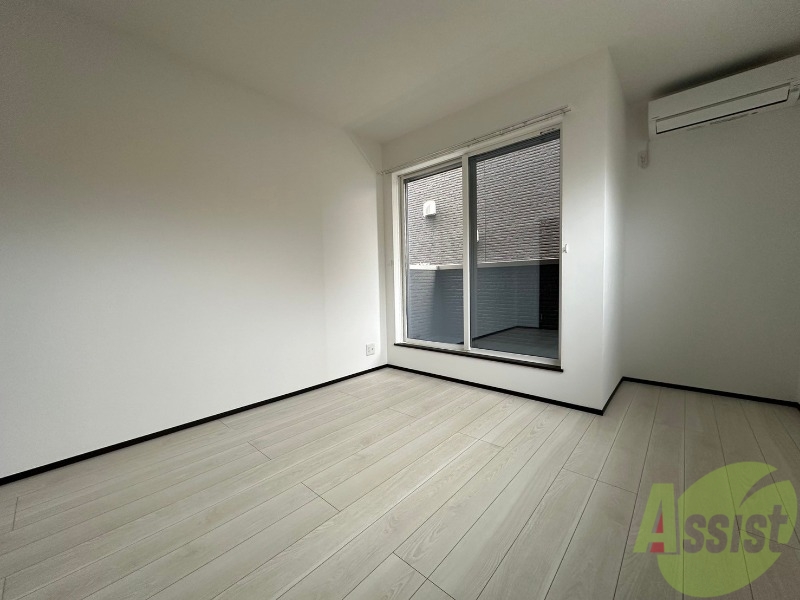 その他部屋・スペース　７．３帖の洋室です。生活のメインとなる部屋ですね。