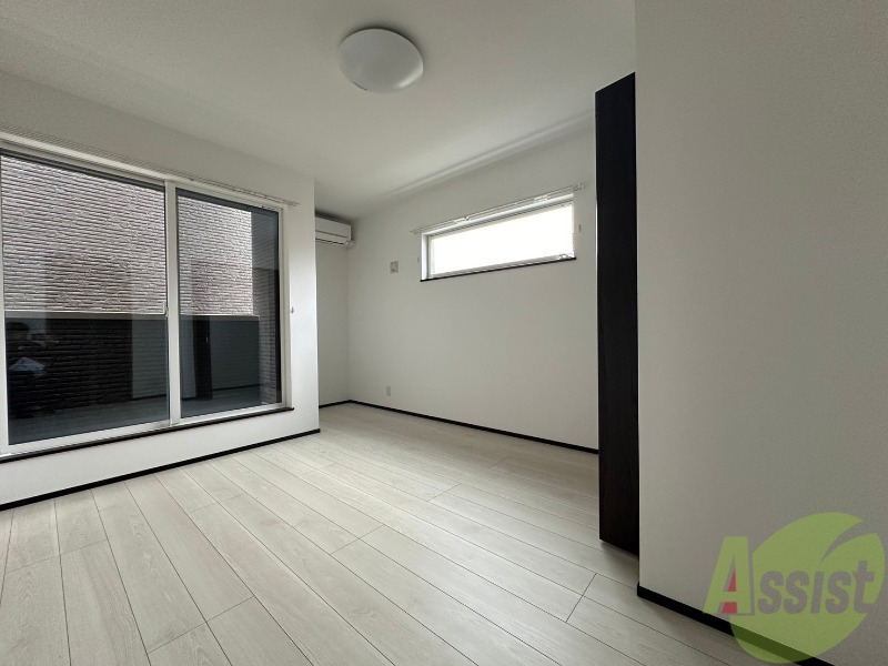 居室・リビング　きれいなお部屋が広がっていて居心地が良さそうですね。