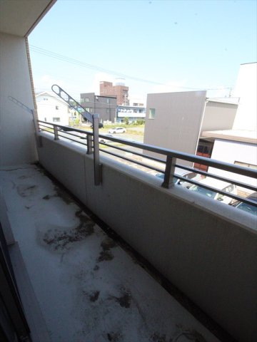 バルコニー　写真は反転タイプ別室