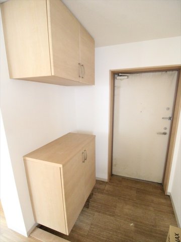 玄関　写真は反転タイプ別室