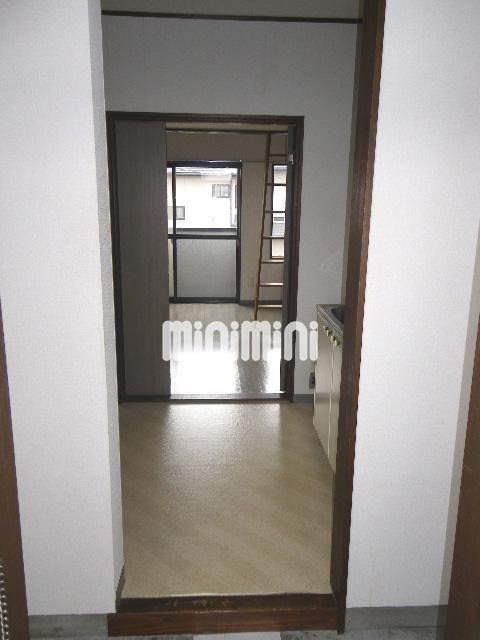 玄関　ゆったりした玄関スペースですよ。