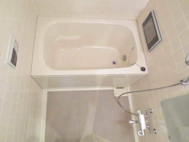 バス・シャワールーム　★追い焚き機能付きバスルームです★