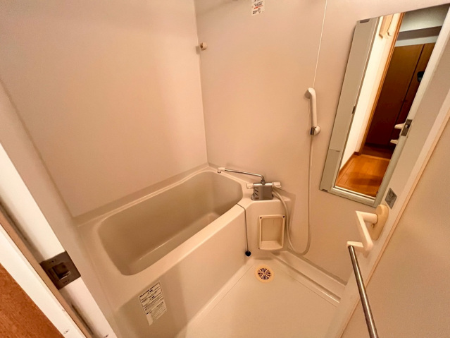 バス・シャワールーム　バストイレは別です♪