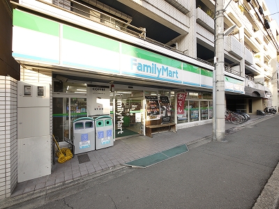コンビニ　ファミリーマート 長者亀屋町店（コンビニ）まで331m