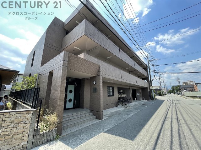 建物外観　敷地内に駐車場があります！