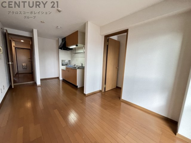 居室・リビング　南向き和室と洋室に面した8.5帖のダイニング♪