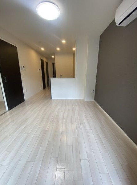 居室・リビング　広々リビングでゆっくりお過ごしください