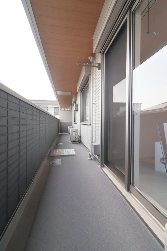 バルコニー　図面と現状に相違がある場合には現状を優先