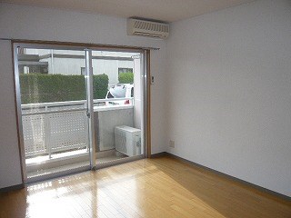 居室・リビング　※別部屋参考写真です。