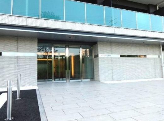 エントランス　清潔なエントランスです