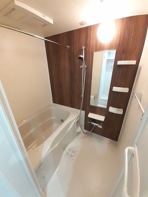 バス・シャワールーム　バスルーム