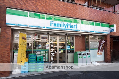 コンビニ　ファミリーマート勝どき駅前店（コンビニ）まで198m
