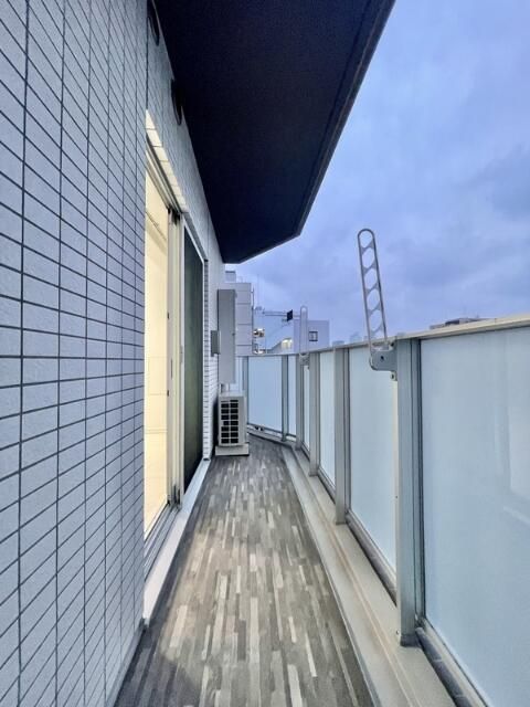 バルコニー　陽当たり良好なバルコニーです