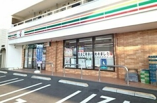コンビニ　セブンイレブン鎌倉深沢店（コンビニ）まで385m