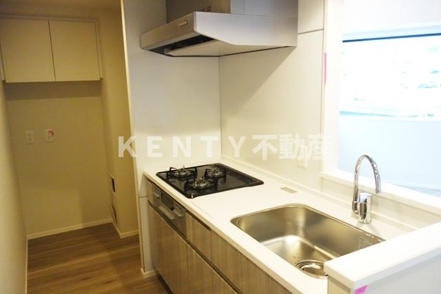 キッチン　コンパクトなキッチンで掃除もラクラク