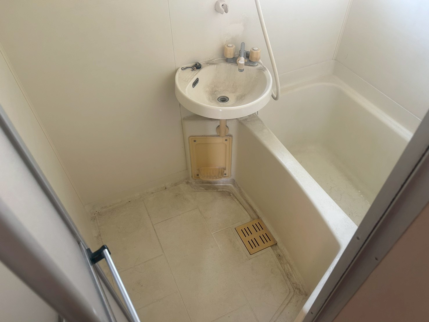 トイレ　温水洗浄便座新設予定！