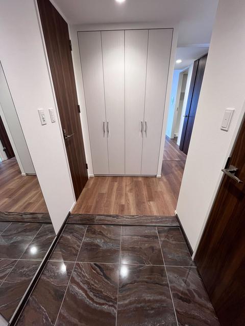 玄関　※写真は同タイプ住戸です。