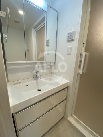 洗面設備　プレジオ弁天町　独立洗面台