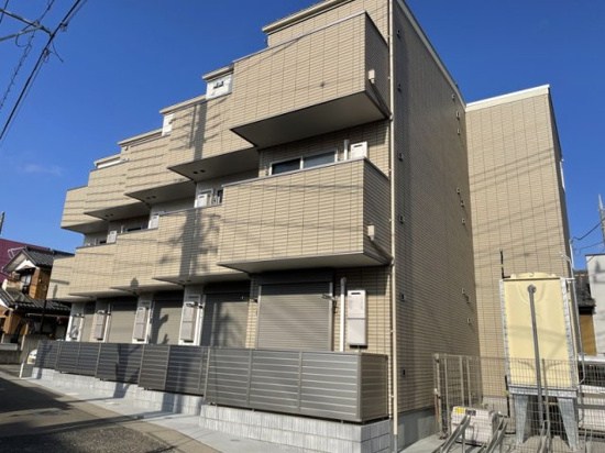 建物外観　Pine　Da　Casa平沼のご紹介は住まいの窓口アソシエに