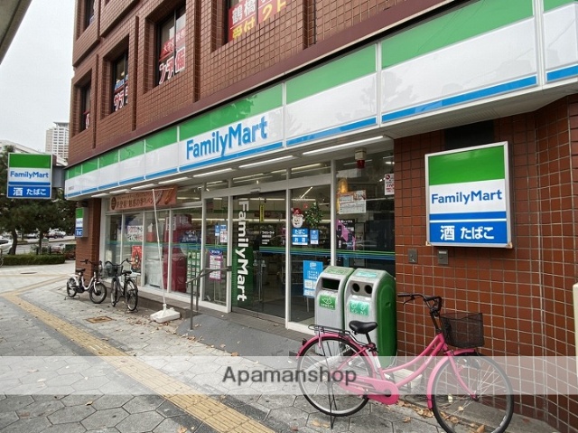 コンビニ　ファミリーマート（コンビニ）まで416m